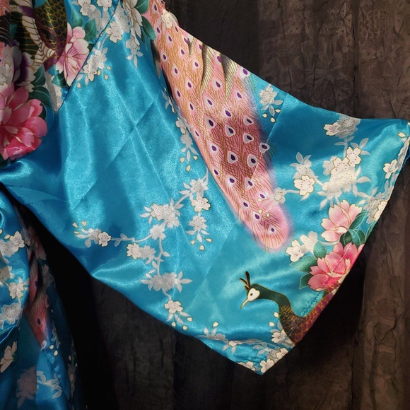 LONG KIMONO ROBE Peacock Floral SHINY BLUE SATIN Asian XXL Front Pockets - Picture 3 of 7